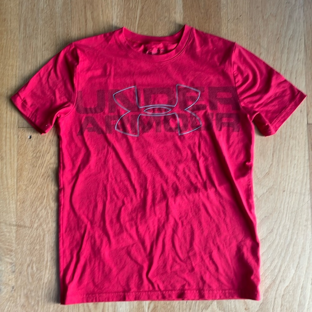 Under Armour short sleeve T-shirt, youth L, red